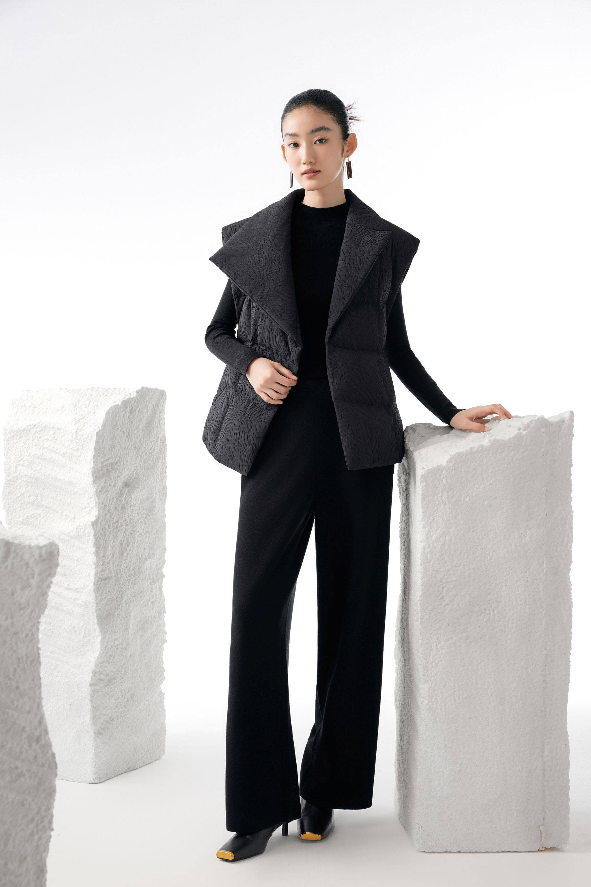 BOSIDENG 2023 Women's Eastern Aesthetic Goose Down Gilet Gilet 4 / Black Jacquard