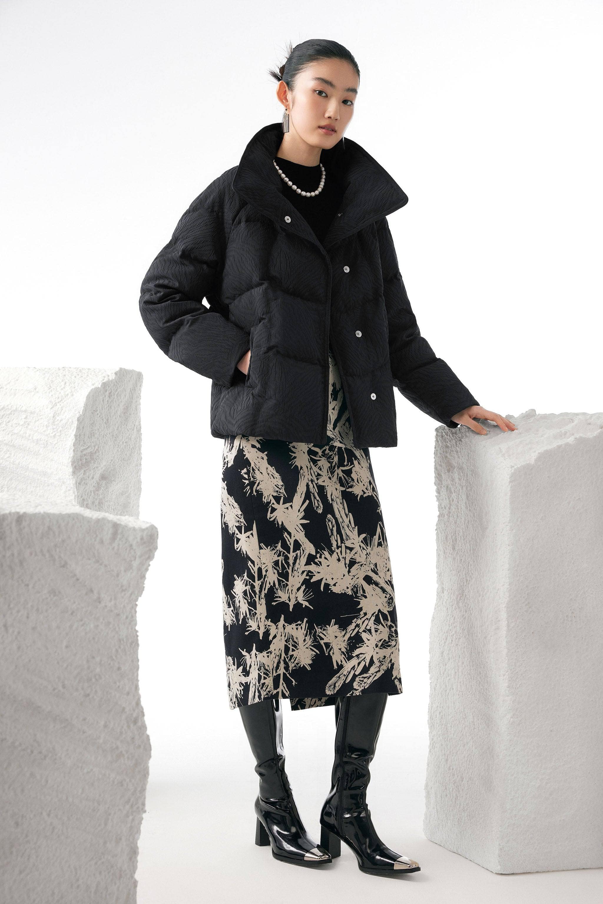 BOSIDENG 2023 Women's Eastern Aesthetic Goose Down Jacket 4 / Black Jacquard