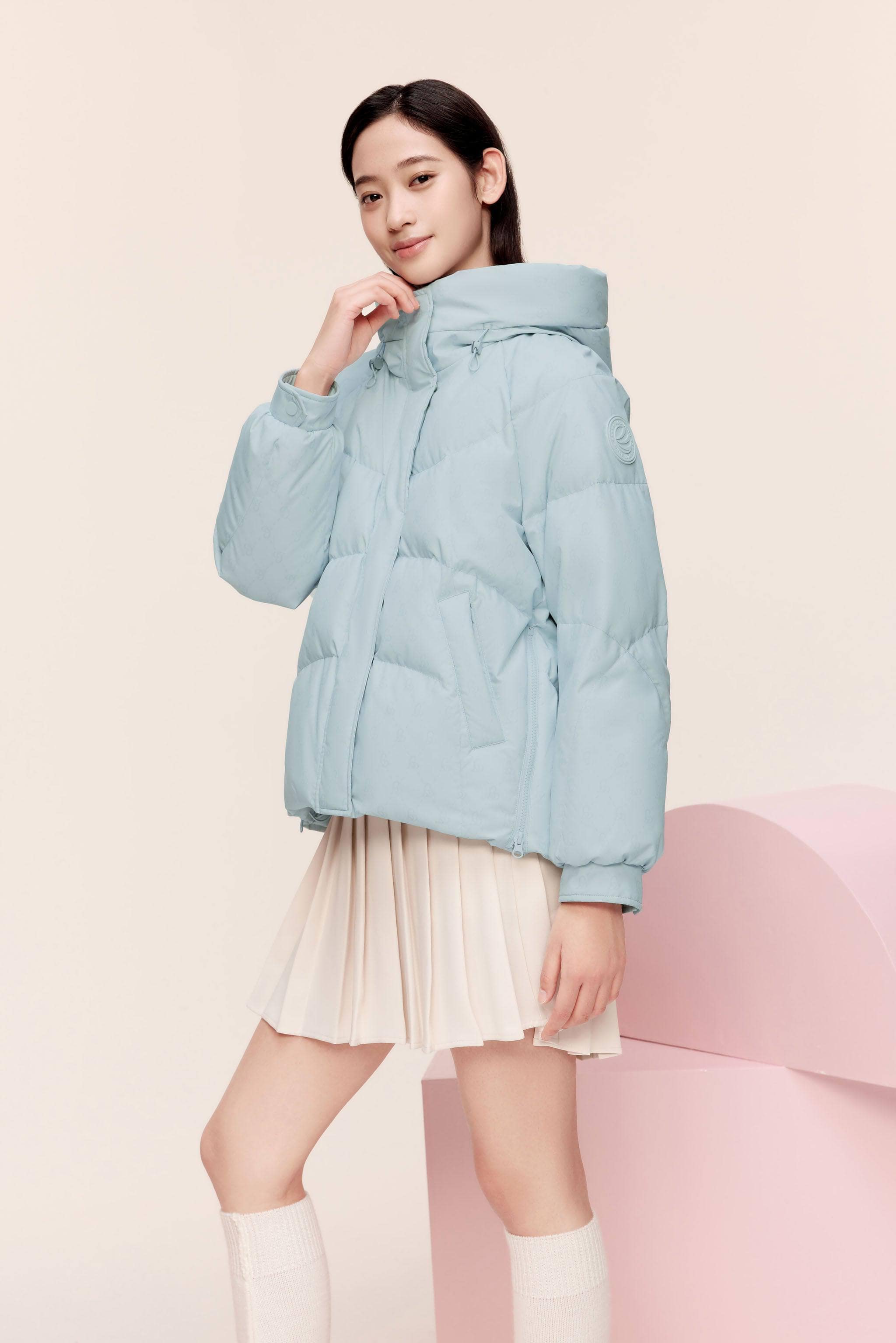 BOSIDENG 2023 Women's Classic Casual Oversized Short Down Jacket Jacket 4 / Love Pattern with Blue Background