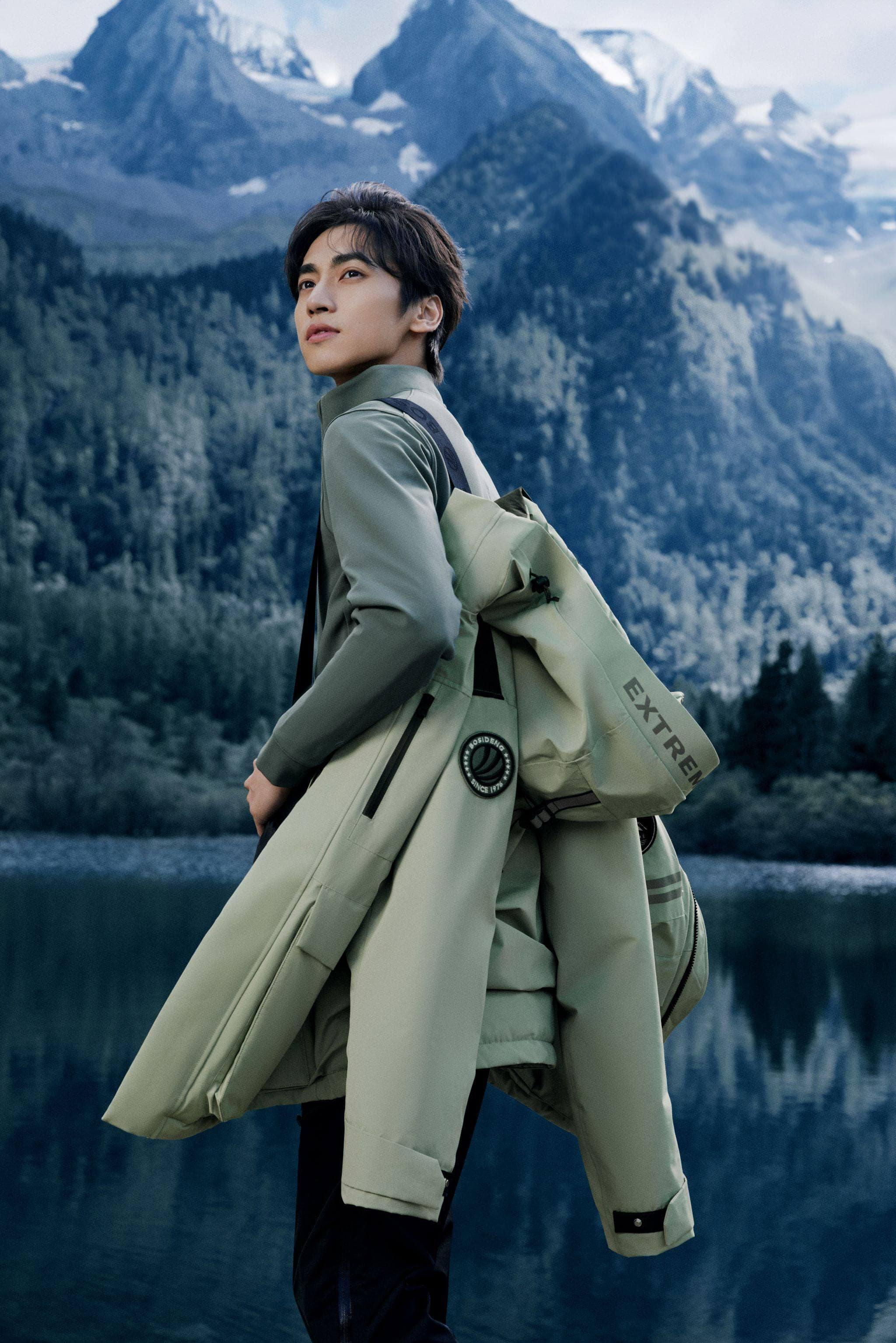 BOSIDENG 2023 Men's Light Extreme Goose Down Jacket 2327 Jacket