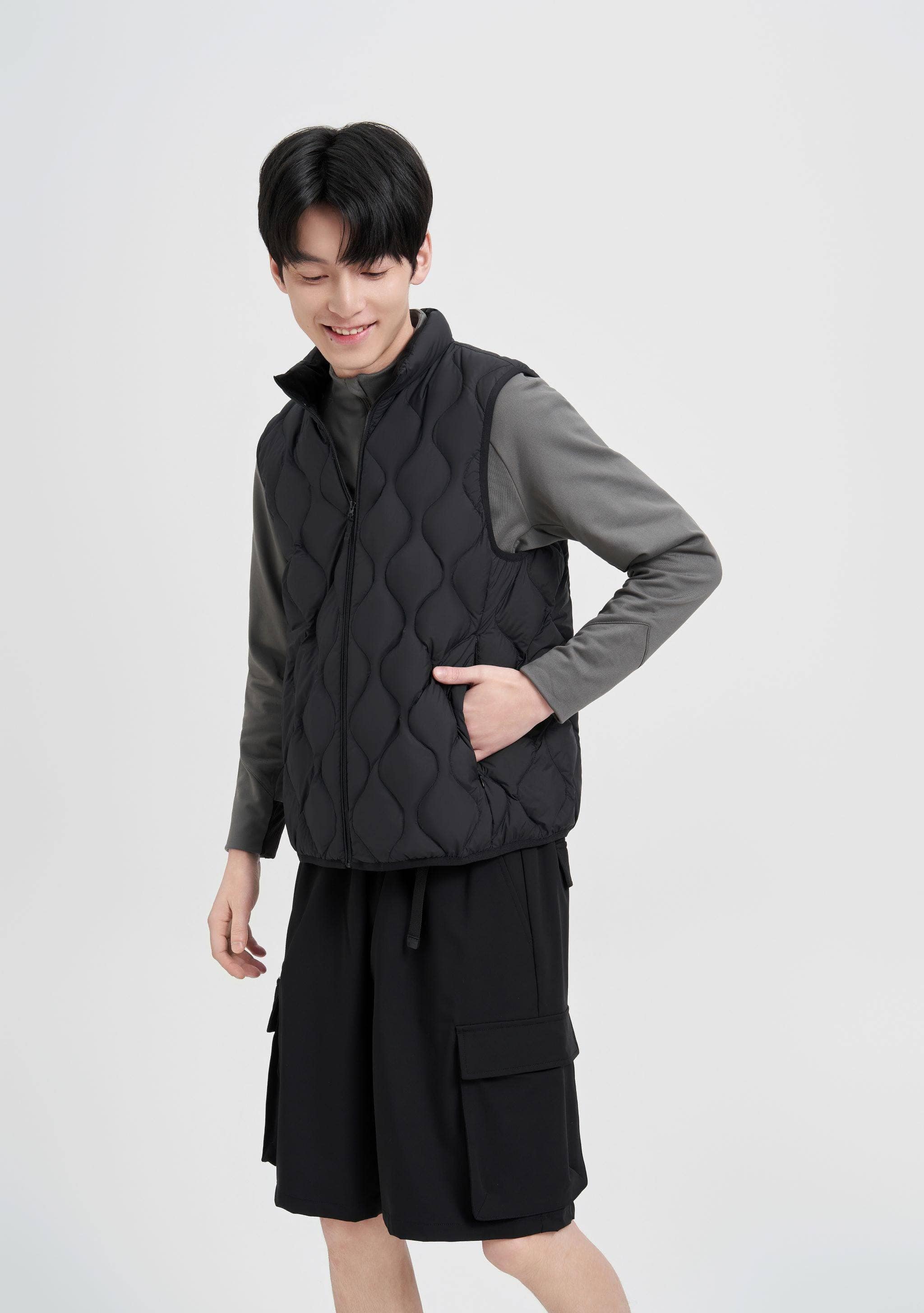 Ultralight Down Packable Gilet 1010 — A versatile essential for all — view 8