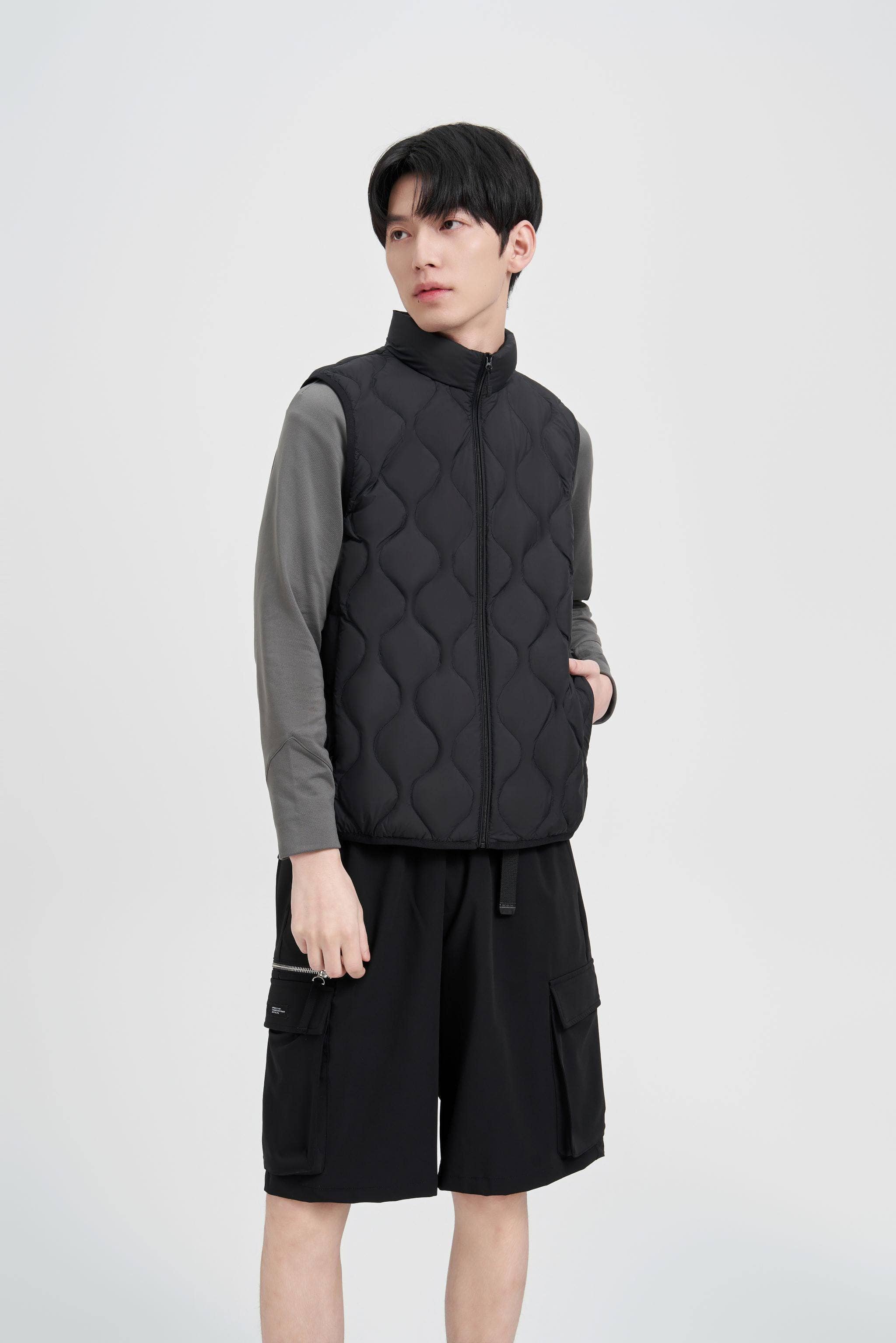 Ultralight Down Packable Gilet 1010 — A versatile essential for all in Black, sizes XXXS–XXXL