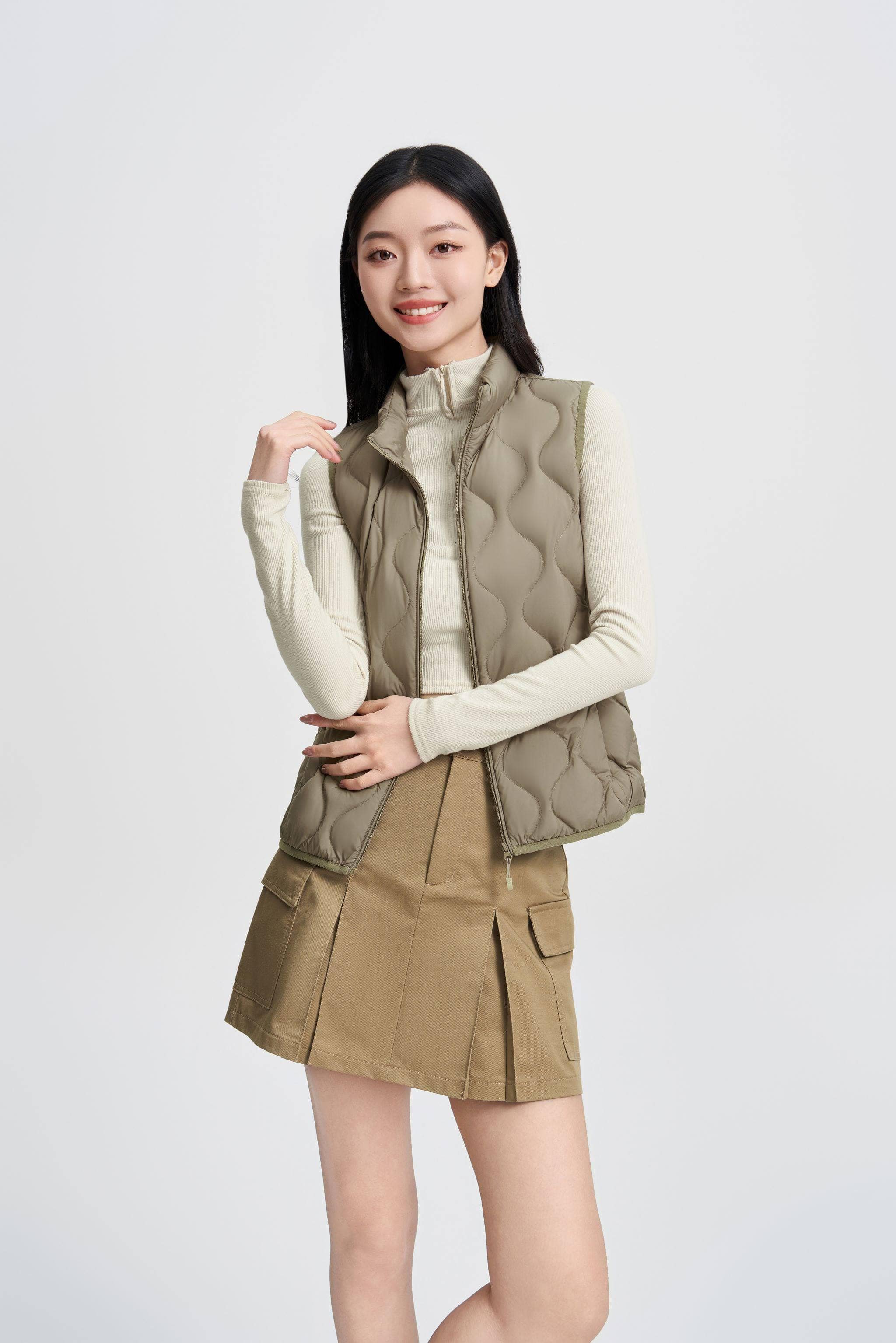 Ultralight Down Packable Gilet 1010 — A versatile essential for all in Pine Khaki, sizes XXXS–XXXL
