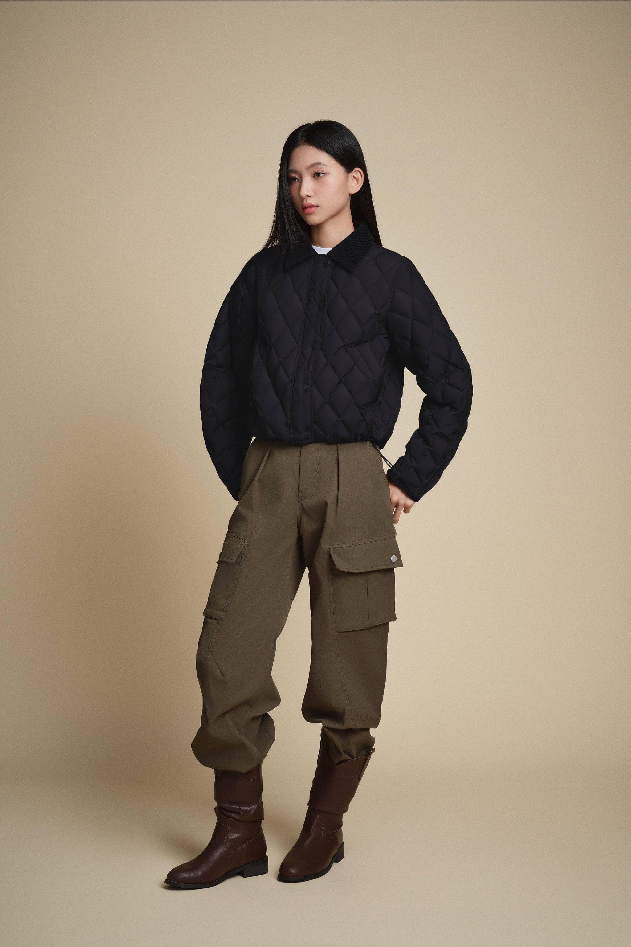BOSIDENG 2025 Women's Cropped Quilted Barn Down Jacket