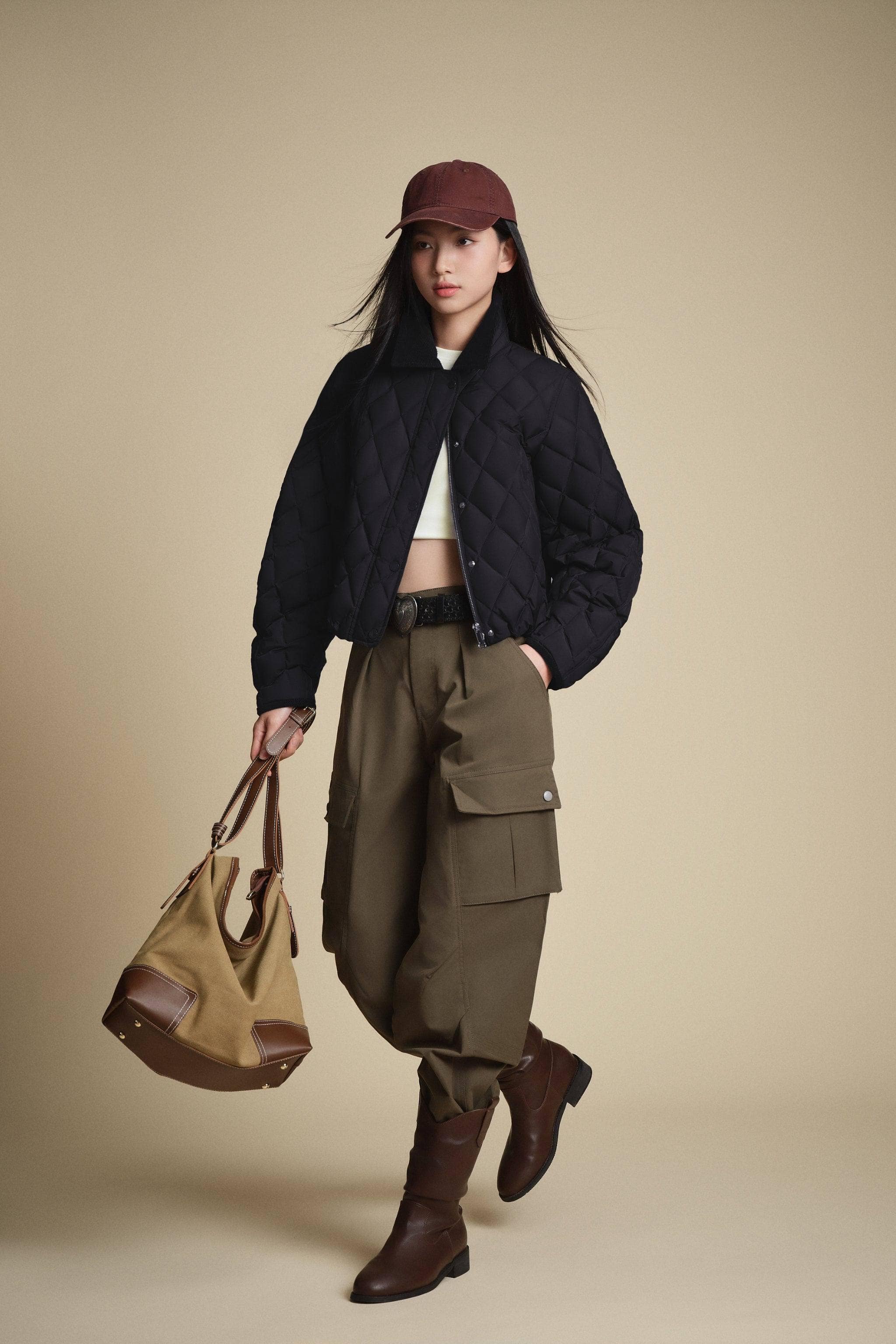 BOSIDENG 2025 Women's Cropped Quilted Barn Down Jacket