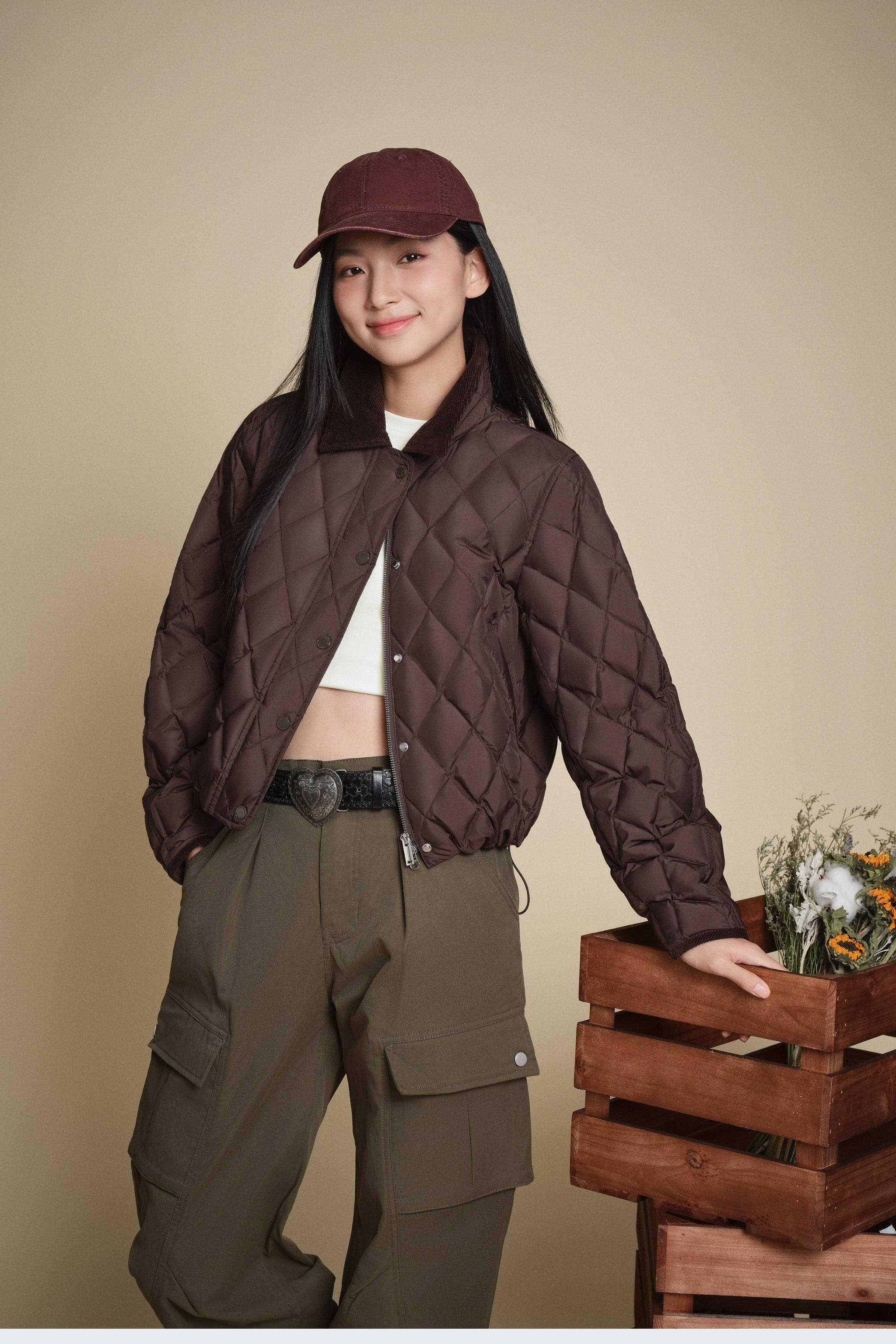 BOSIDENG 2025 Women's Cropped Quilted Barn Down Jacket