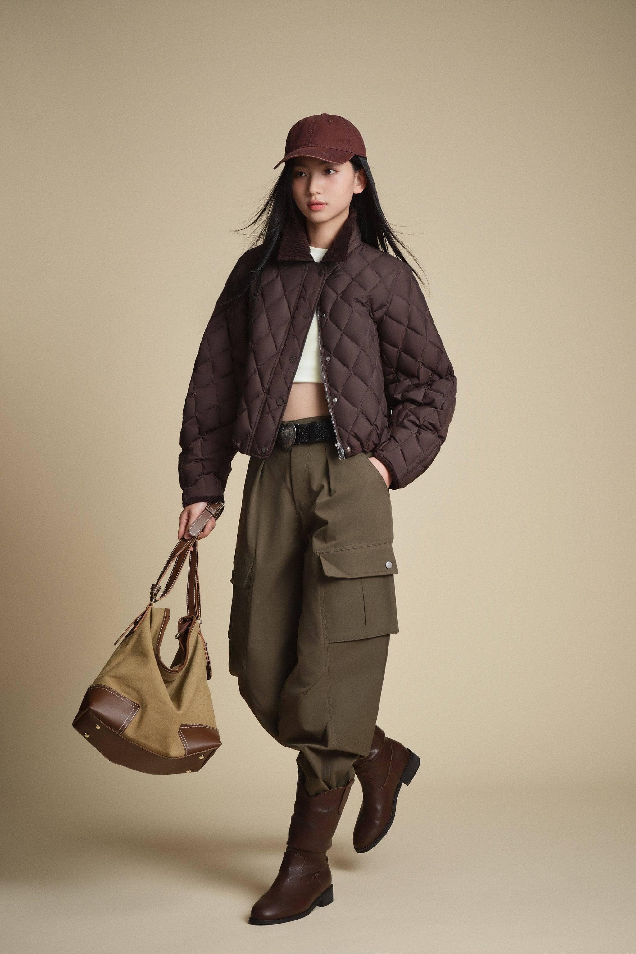 BOSIDENG 2025 Women's Cropped Quilted Barn Down Jacket