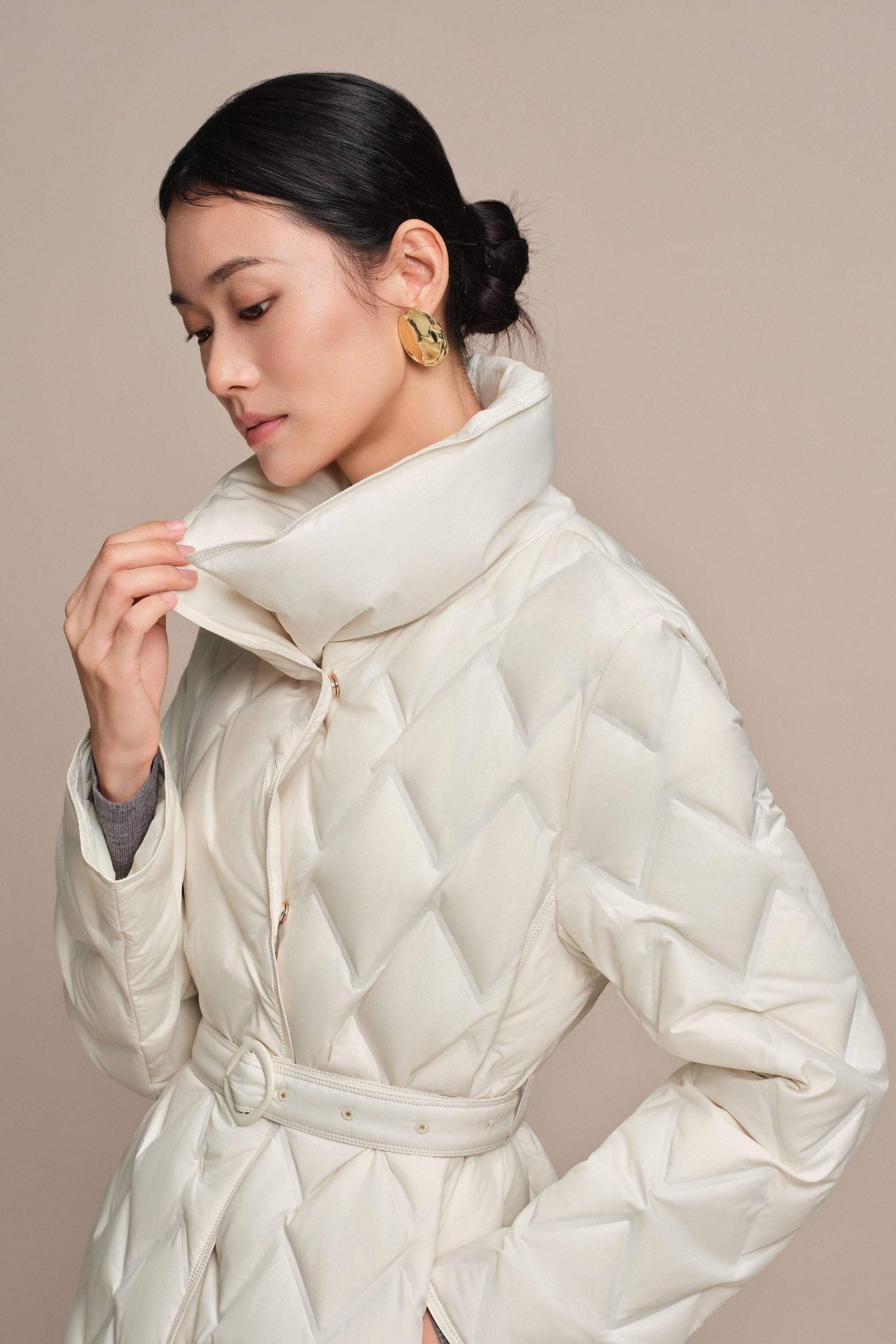 BOSIDENG 2025 Women's Waist Length Goose Down Business Jacket With Belt Jacket