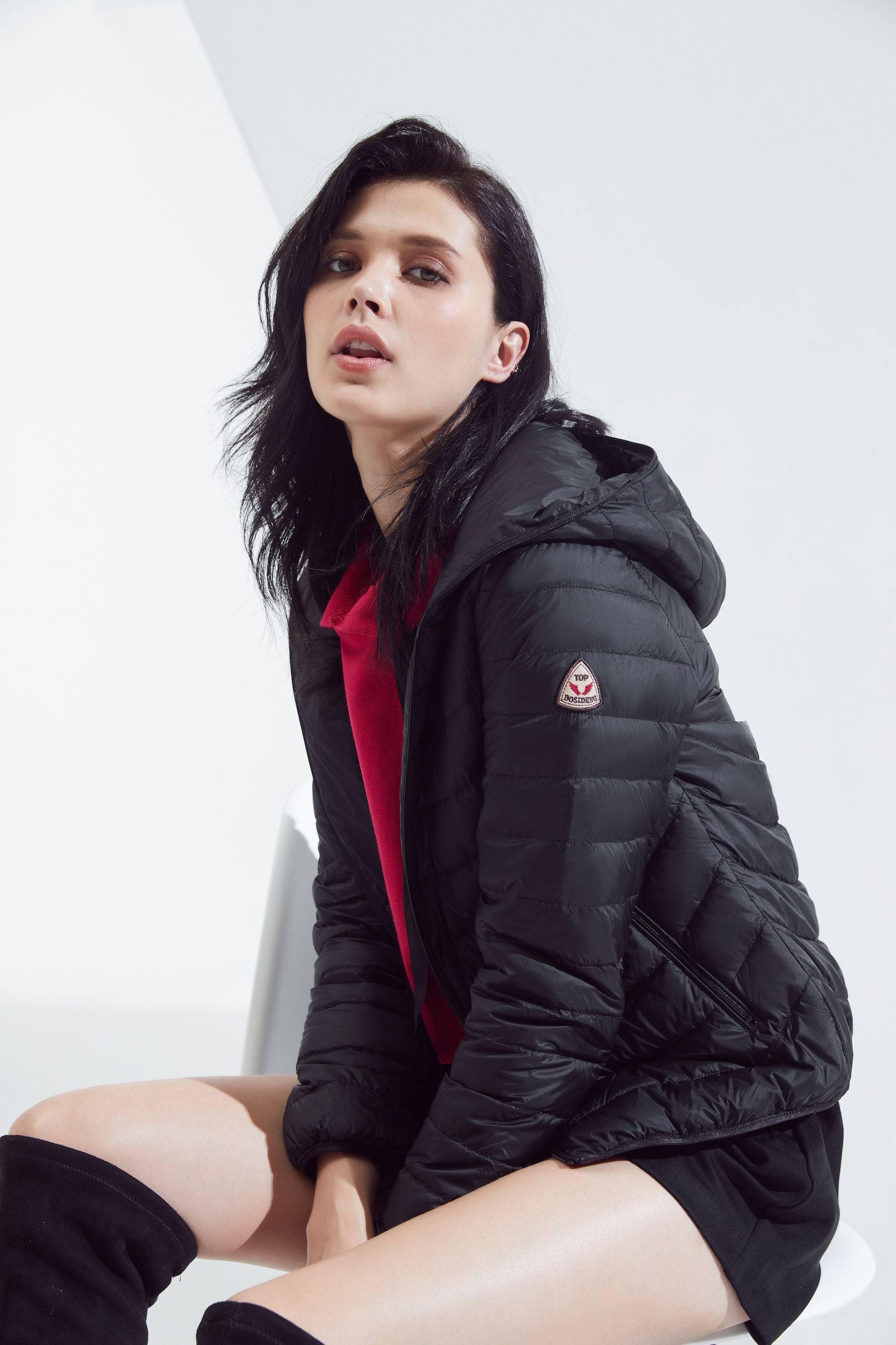 Lightweight Packable Down Jacket with Hood — Discover a fusion of style and comfort in our latest creation