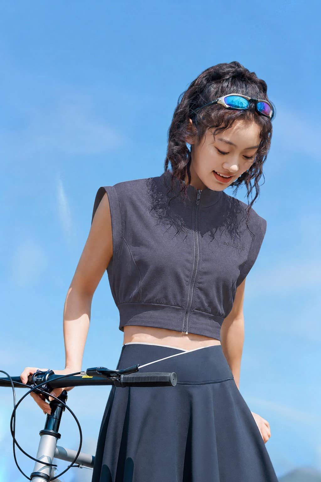 Sleeveless Zip-Up Cropped Top