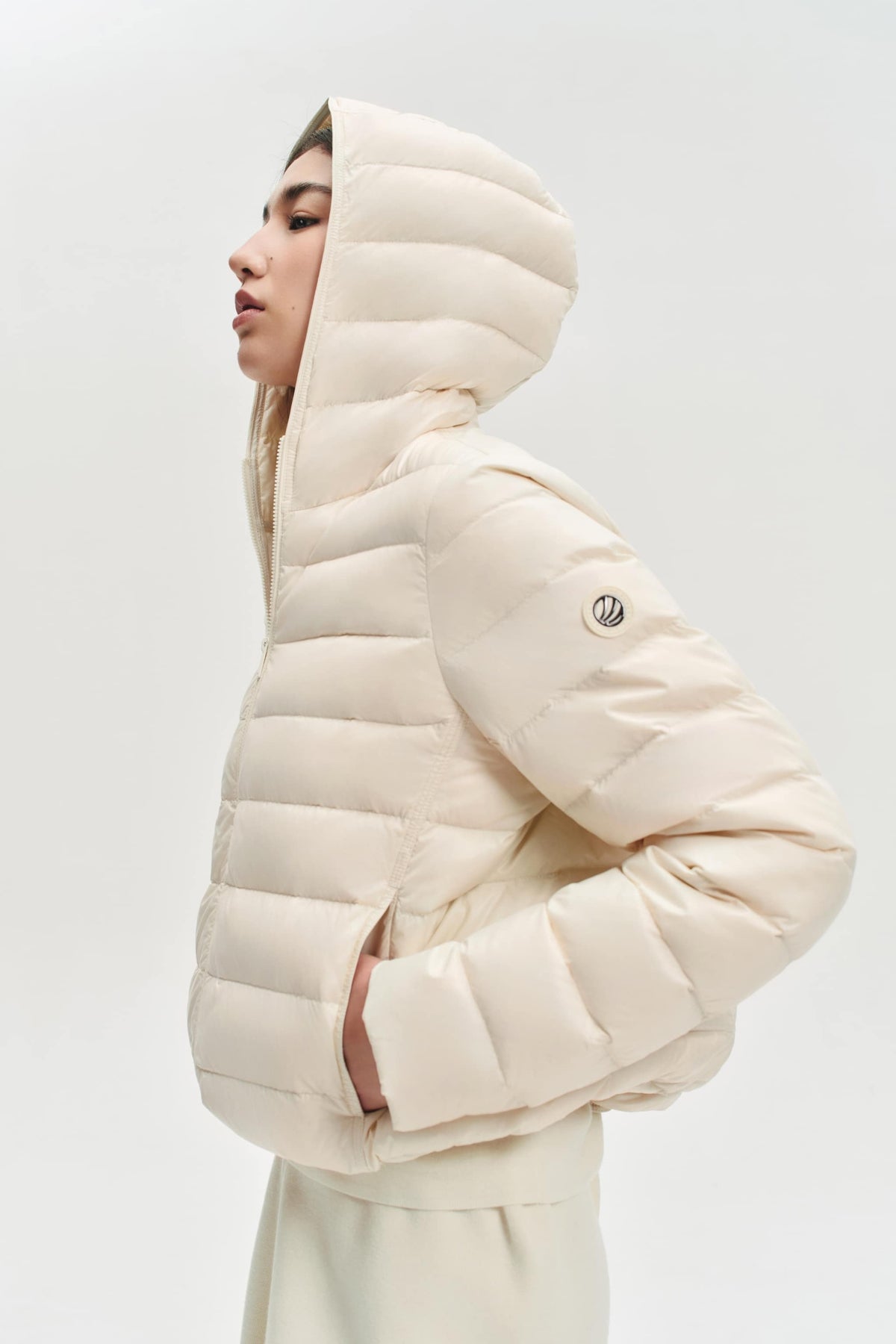 Womens Oversized Goose Down Jacket W/ Hood 054M